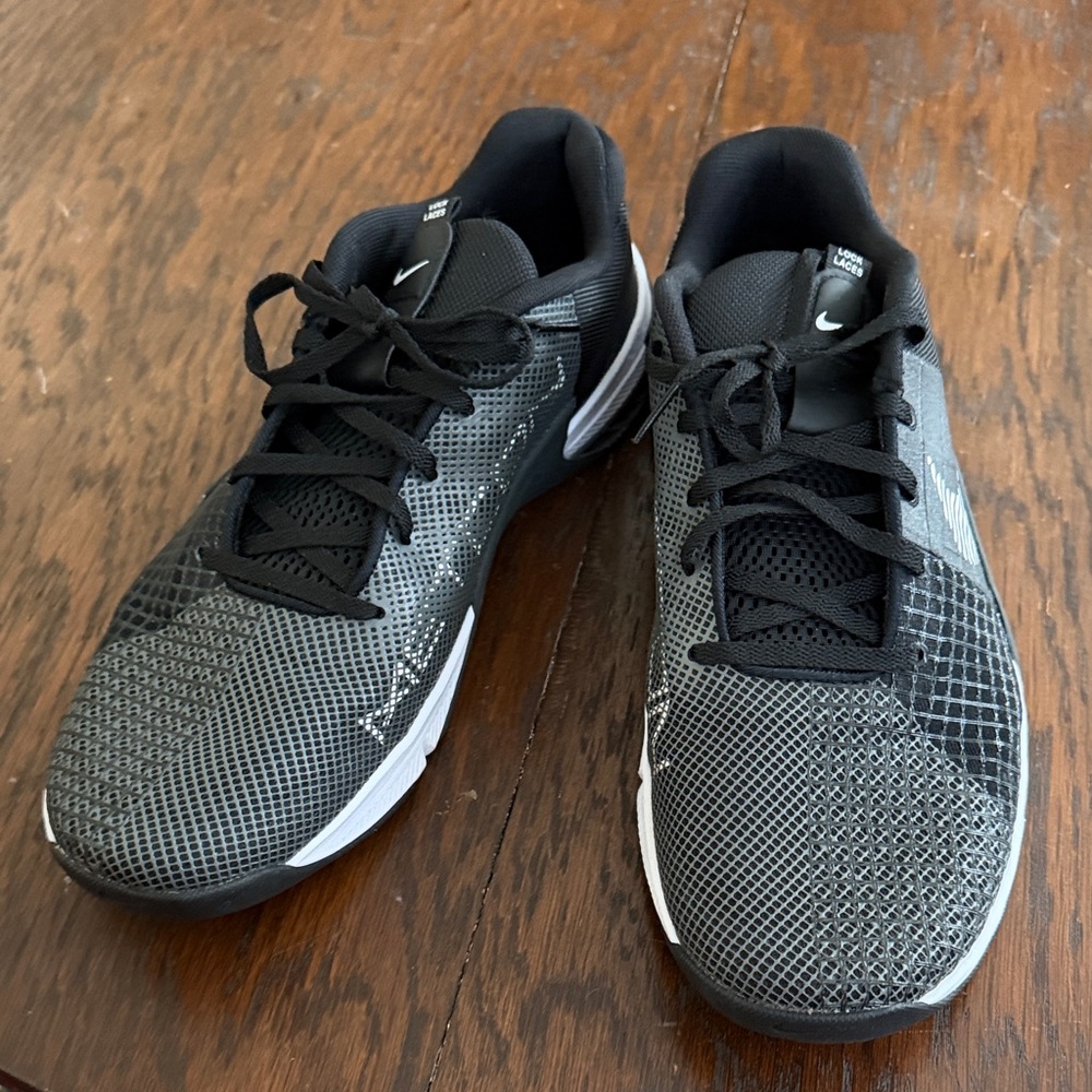 Nike Metcon 8 Dark Smoke Grey - Picture 3 of 4
